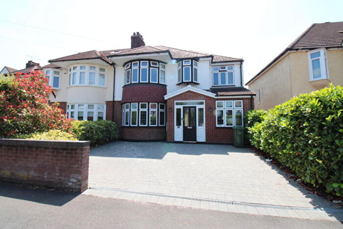 4 Bedroom Semi-Detached House For Sale In Gaynes Park Road, Upminster, Essex, RM14