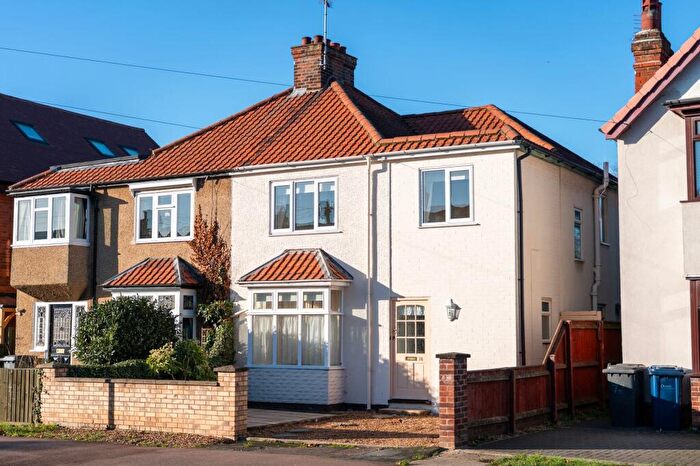 3 Bedroom Semi Detached House For Sale In Coleridge Road, Cambridge, CB1