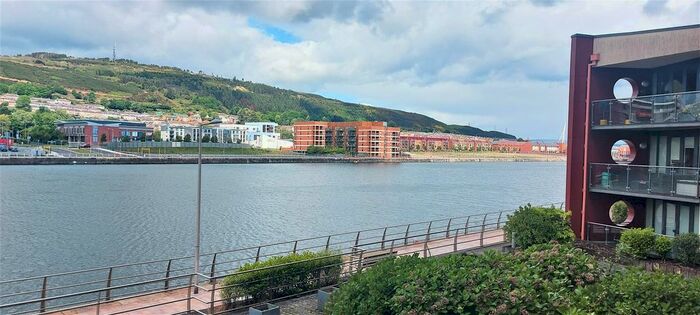 1 Bedroom Flat For Sale In South Quay, Kings Road, Marina, Swansea, SA1
