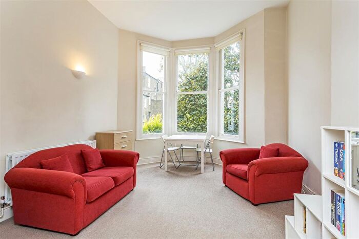 1 Bedroom Flat To Rent In Sinclair Road, London, W14