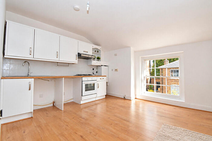 1 Bedroom Apartment To Rent In Greenhill Terrace, London, SE18