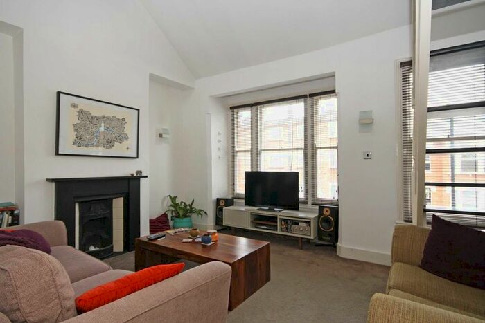 2 Bedroom Flat To Rent In Kent Road, London, W4