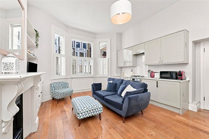 1 Bedroom Flat For Sale In Comeragh Road, London, W14