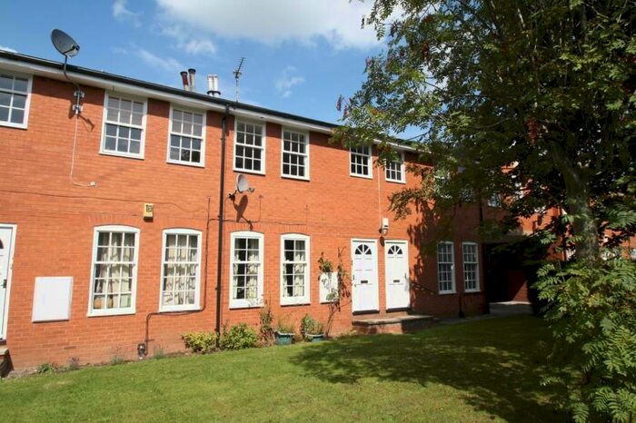 2 Bedroom Flat To Rent In Hallgate Court, Nursery Lane, LS17