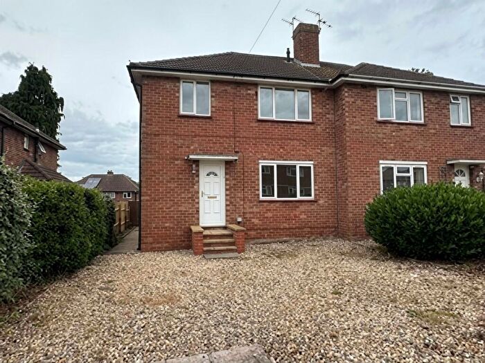 3 Bedroom Semi-Detached House To Rent In Goldsmith Road, Grantham, NG31