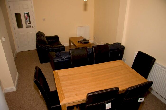 6 Bedroom Property To Rent In Tiverton Road, Selly Oak, Birmingham, B29