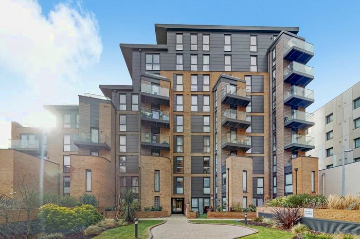 2 Bedroom Flat To Rent In Myrtle Court, Baltic Avenue, Brentford, Greater London, TW8
