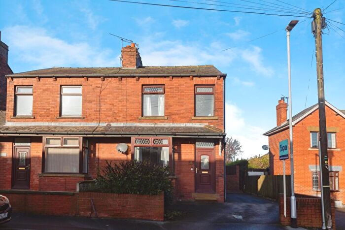 2 Bedroom Semi Detached House For Sale In Hodgson Lane, Bradford, BD11