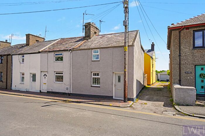 2 Bedroom End Terrace House For Sale In Penrhydlyniog, Pwllheli, LL53