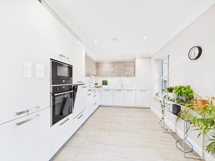 2 Bedroom Retirement Property For Sale In Chantry Court, Broadbridge Heath, RH12