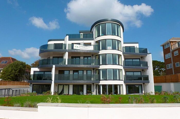 3 Bedroom Flat To Rent In The Quarterdeck, Boscombe Overcliff Drive, Bournemouth, BH5