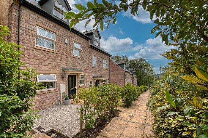 3 Bedroom Semi-Detached House For Sale In Chesterfield Road, Matlock, DE4