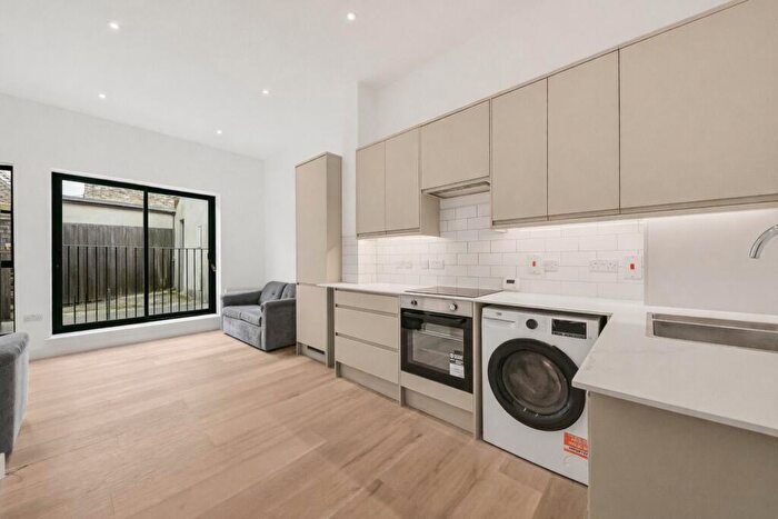 1 Bedroom Flat To Rent In Leighton Road, Kentish Town, NW5