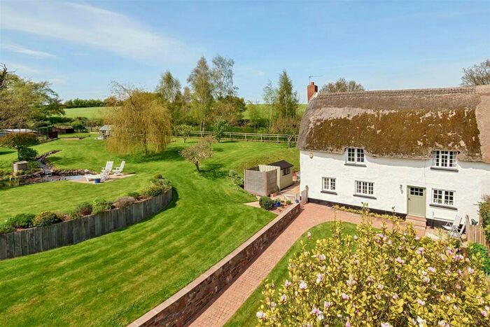 3 Bedroom Semi-Detached House For Sale In Higher Neopardy, Crediton, EX17