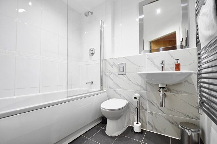 1 Bedroom Flat To Rent In Hunslet Road, Hunslet, Leeds, LS10