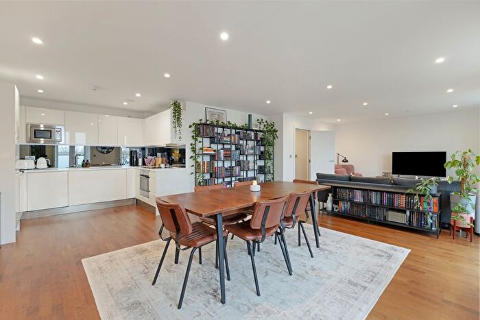 3 Bedroom Flat To Rent In Drew House, Deptford, SE8