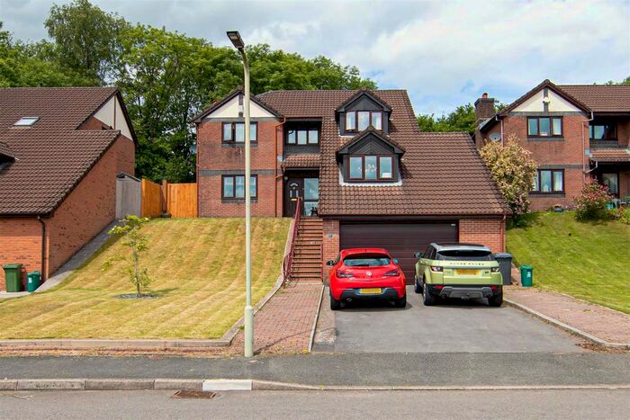 4 Bedroom Property To Rent In Lon Helygen, Coed-Y-Cwm, Pontypridd, CF37