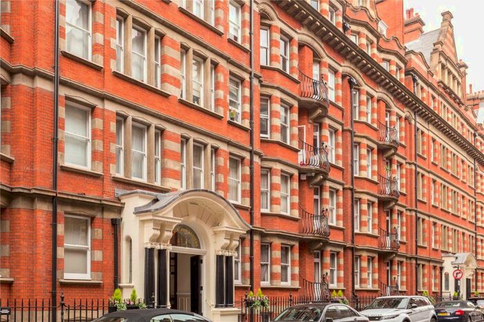 3 Bedroom Flat To Rent In Clarence Gate Gardens, Glentworth Street, London, NW1