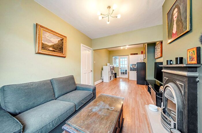 3 Bedroom Terraced House For Sale In Arthur Street, Bushey, Hertfordshire, WD23