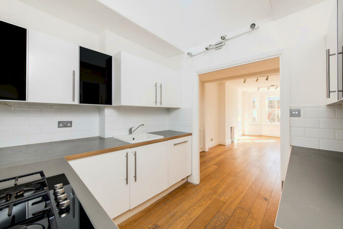 2 Bedroom Flat To Rent In Lambolle Place, Belsize Park, London, NW3