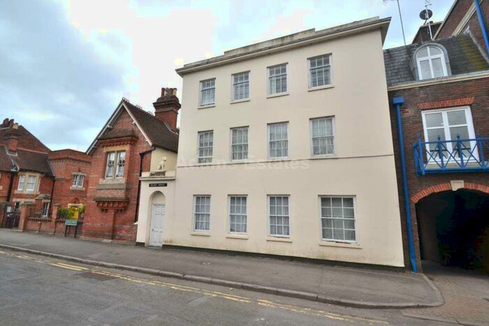 2 Bedroom Flat To Rent In Spacious Bedroom Flat - Castle Street, Reading, RG1
