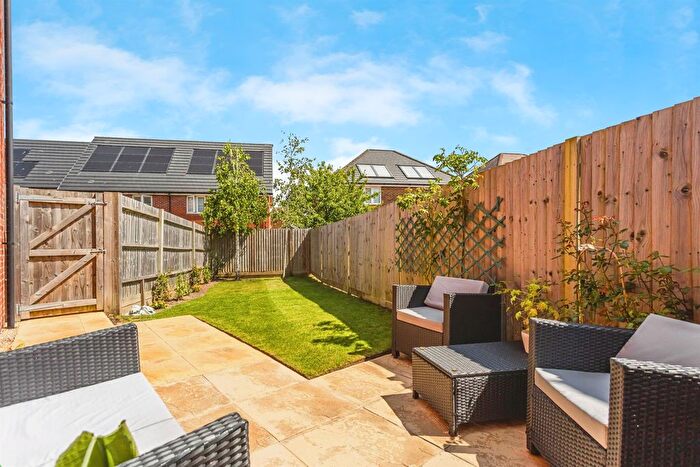 2 Bedroom Property For Sale In Edwin Street, Burgess Hill, RH15