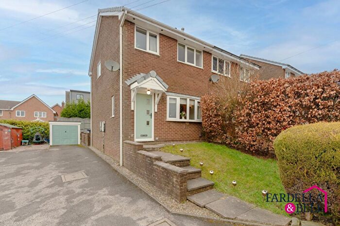 3 Bedroom Semi-Detached House For Sale In Grassington Drive, Burnley, BB10