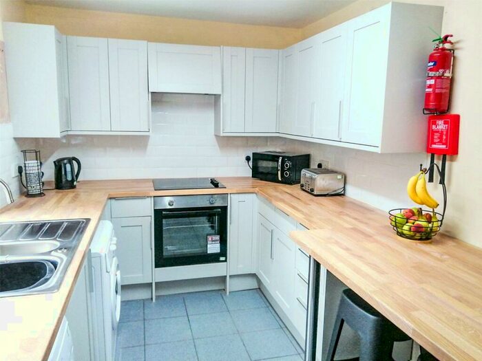 5 Bedroom Terraced House To Rent In Ladybarn Lane, Fallowfield, M14