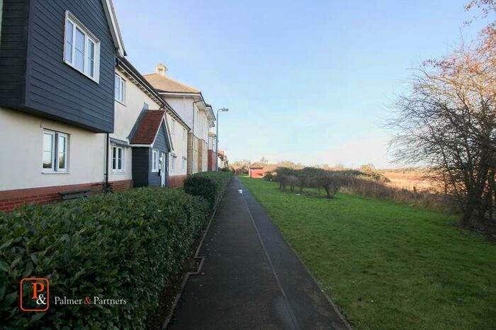2 Bedroom Flat To Rent In Iona Walk, Rowhedge, Colchester, Essex, CO5
