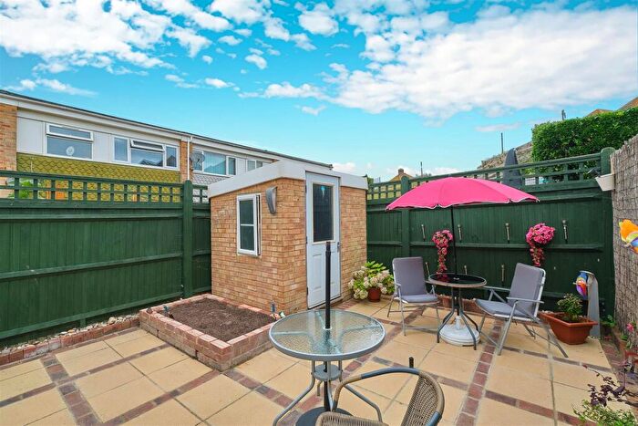 2 Bedroom Terraced House For Sale In Cliff Close, Seaford, BN25
