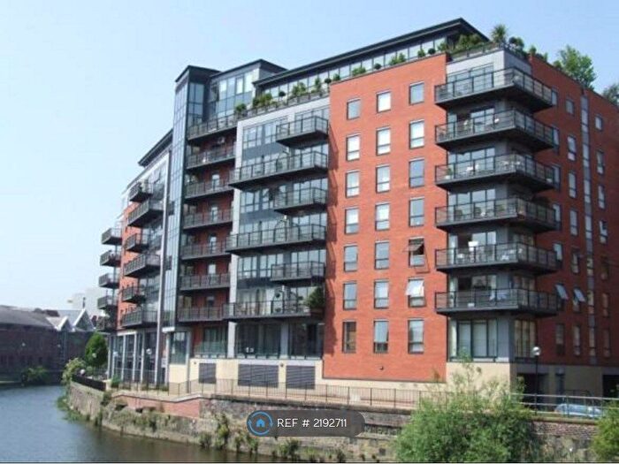 2 Bedroom Flat To Rent In The Quays, Leeds, LS1