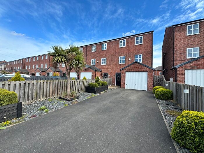 4 Bedroom Property For Sale In School Street, Castleford, WF10