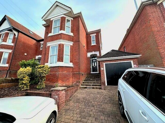 5 Bedroom Detached House To Rent In Cobbett Road, Southampton, SO18