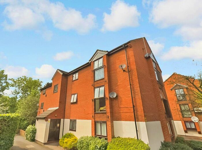 1 Bedroom Flat To Rent In Wheatley Close, London, NW4