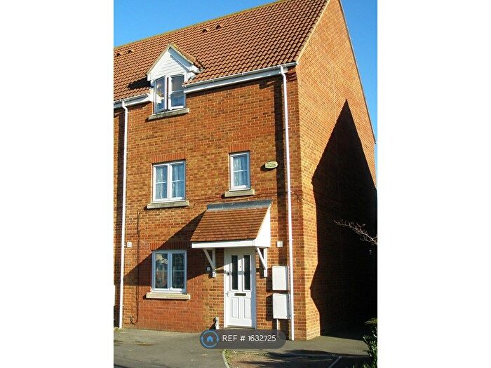 Studio To Rent In Marsh Farm Lane, Swindon, SN1