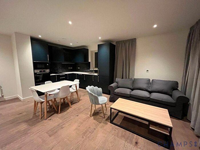 2 Bedroom Flat To Rent In Blenheim Mansions, N8