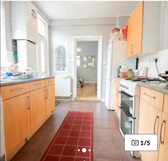 2 Bedroom Flat To Rent In Bayswater Road, Jesmond, Newcastle Upon Tyne, NE2