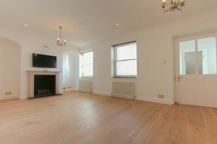 2 Bedroom Apartment To Rent In Arundel Terrace, Brighton, BN2