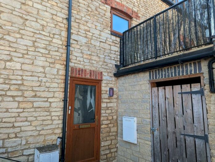 3 Bedroom Maisonette To Rent In Brook Street, Raunds, NN9