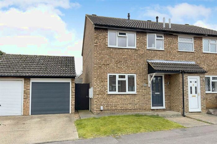 3 Bedroom Semi-Detached House To Rent In Burgess Close, Bedford, MK42