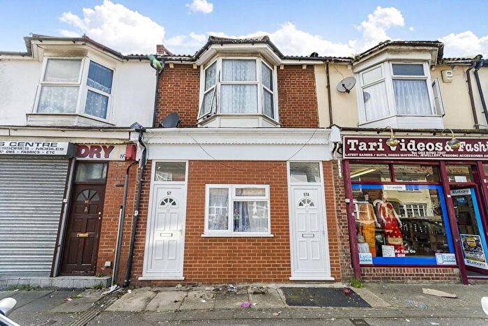 2 Bedroom Flat To Rent In Derby Road, Southampton, Hampshire, SO14
