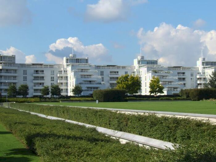 2 Bedroom Flat To Rent In Barrier Point Road, London, E16