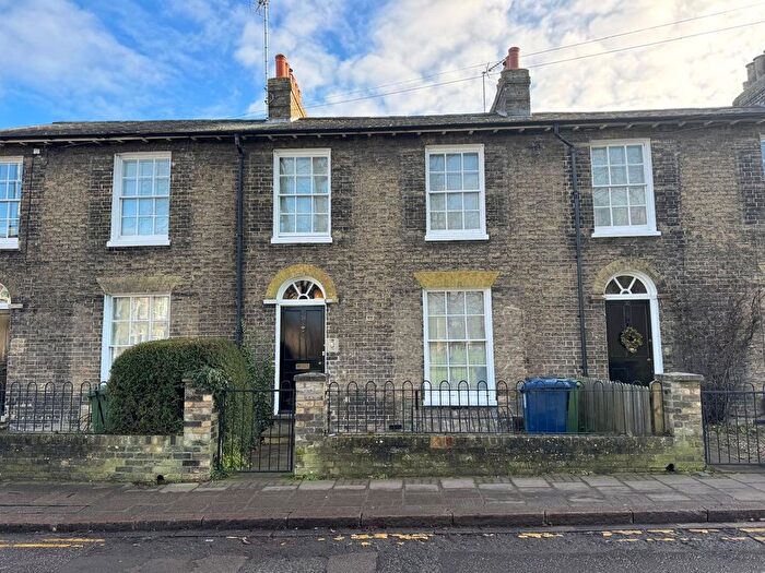 3 Bedroom Terraced House To Rent In New Square, Cambridge, Cambridgeshire, CB1