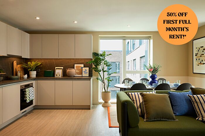 3 Bedroom Apartment To Rent In Candleriggs, Trongate, Glasgow, G1