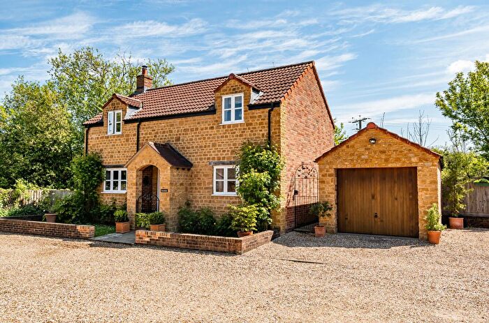 3 Bedroom Detached House For Sale In Buttle Close, Shepton Beauchamp, Ilminster, Somerset, TA19