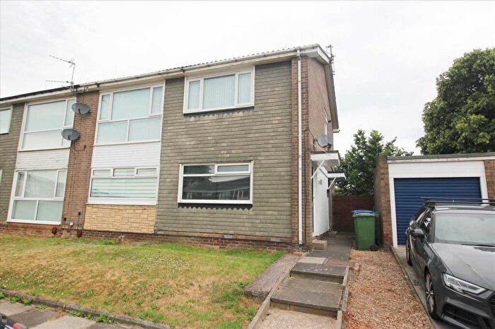 2 Bedroom Flat For Sale In Woodhill Road, Cramlington, NE23