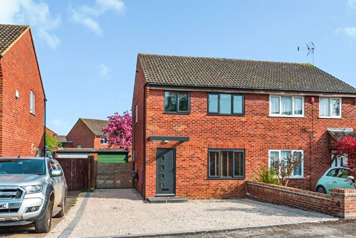 2 Bedroom Semi Detached House For Sale In Sandford Close, Abingdon, OX14