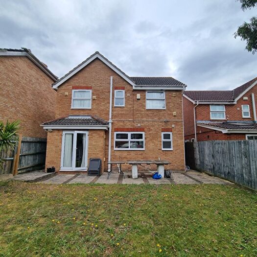 4 Bedroom Detached House To Rent In Hutchins Road, London, SE28