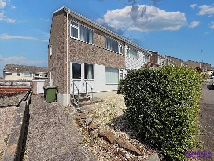 3 Bedroom Semi-Detached House For Sale In Kingston Close, Plymouth, PL7
