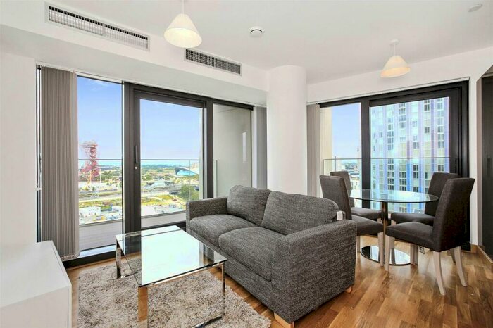 2 Bedroom Apartment To Rent In River Heights, Stratford, E15